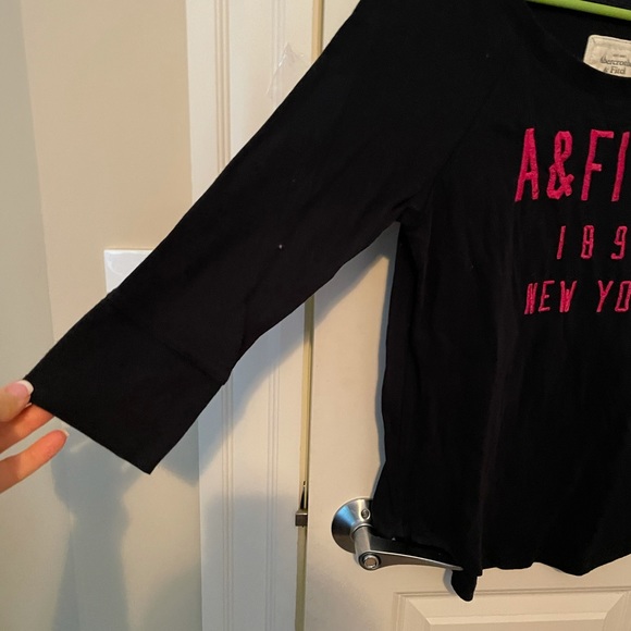 Abercrombie Qtr Sleeve T - Picture 2 of 3